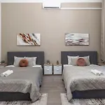 Spacious Vintage Apartment For 12Ppl