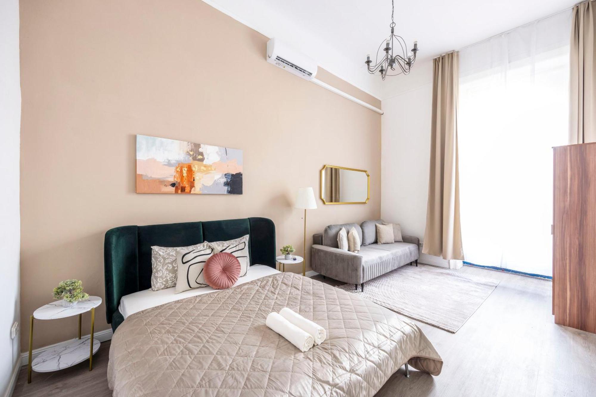 Spacious Vintage For 12ppl * Boedapest
