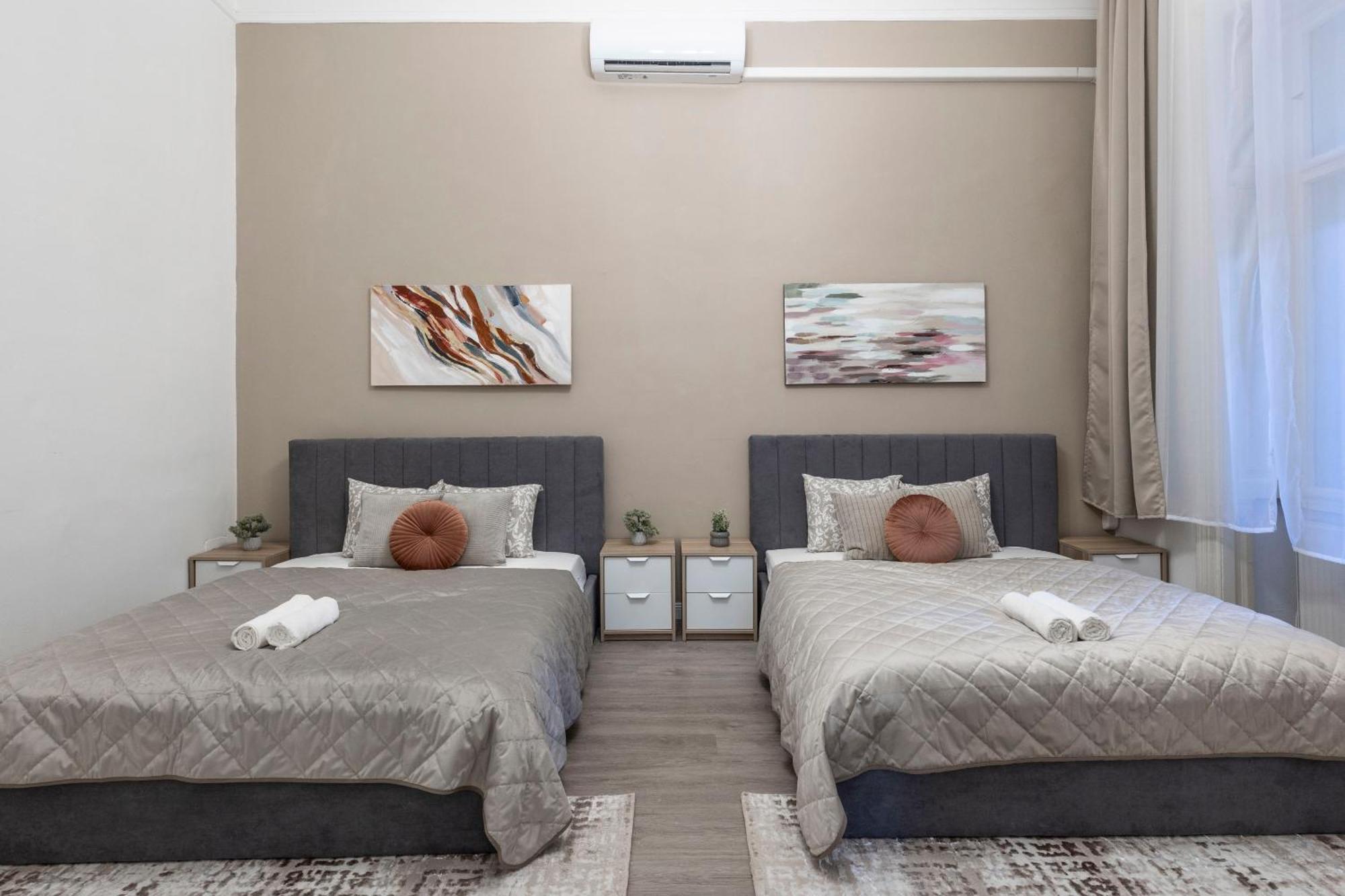 Spacious Vintage For 12ppl Budapest